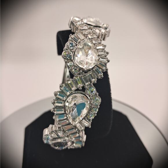 Vintage Kramer Art Nouveau Bold Rhinestone Bracelet Hinge Clasp Siver Clear CZ - Picture 4 of 10